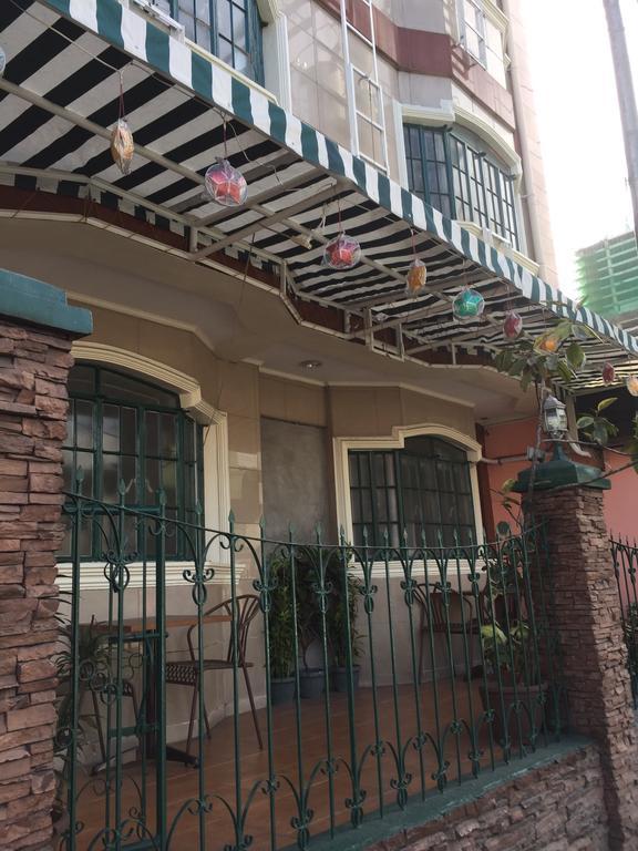 1 River Central Hostel Makati City Екстериор снимка