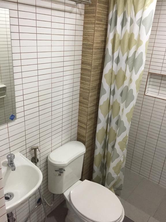 1 River Central Hostel Makati City Екстериор снимка